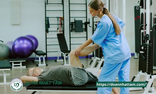Cứng Khớp Gối Dấu Hiệu Cảnh Báo và Phương Pháp Khắc Phục Tối Ưu (2) Cứng Khớp Gối Dấu Hiệu Cảnh Báo và Phương Pháp Khắc Phục Tối Ưu (2)